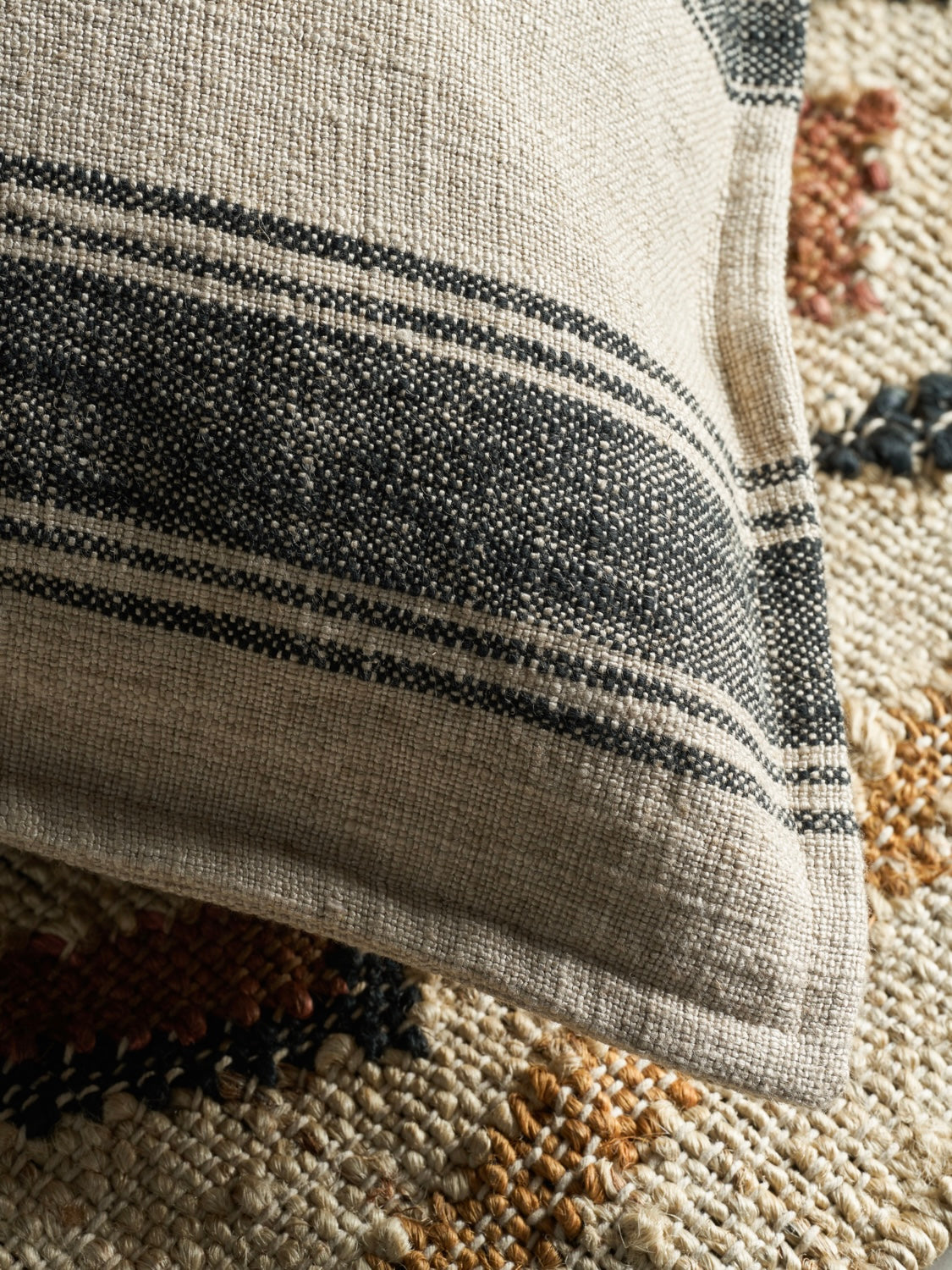 Dekokissen HDSuto grau/wollweiß, in 2 Größen