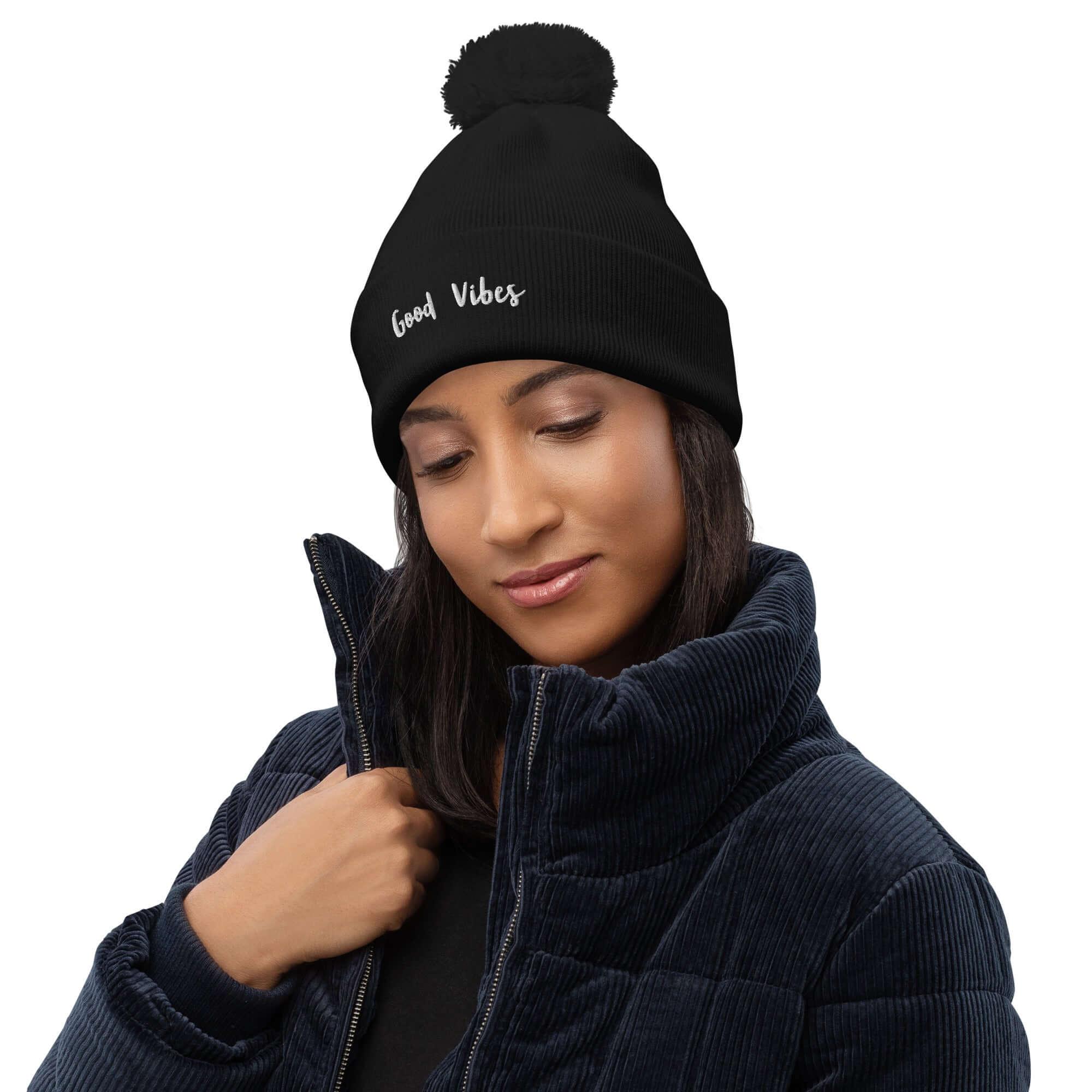 TOV Bommel-Beanie | GOOD VIBES (Schwarz) * Unisex